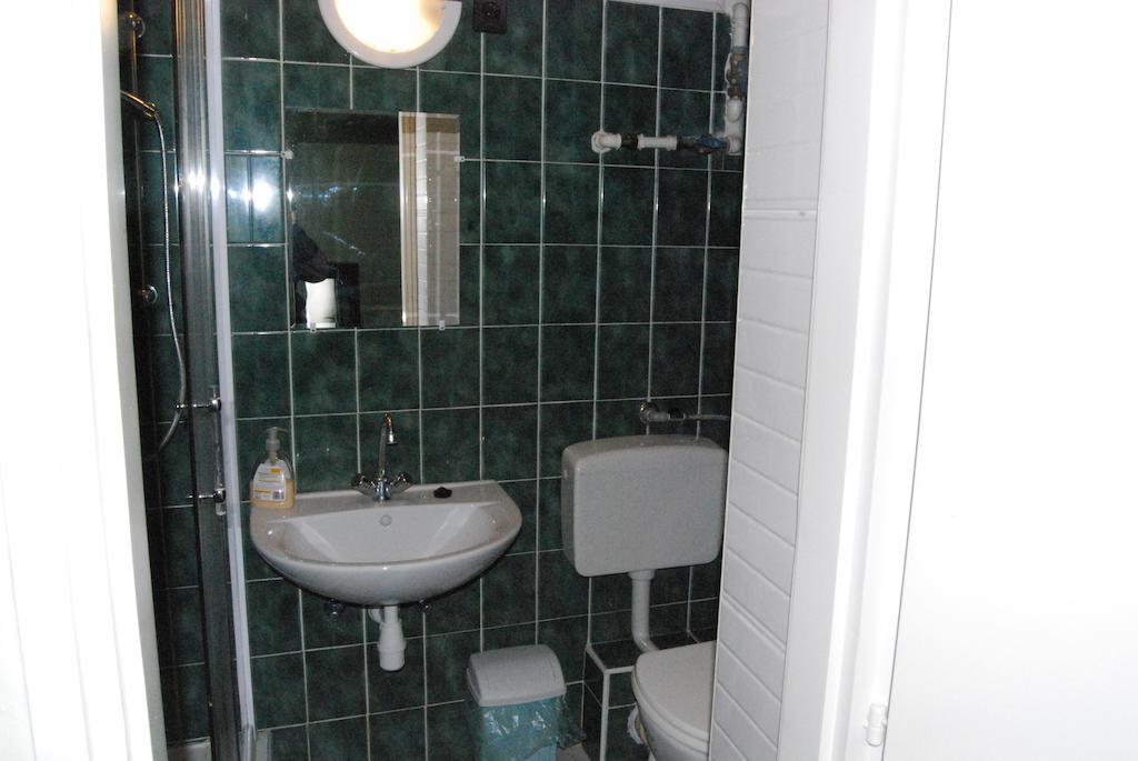 Karavan Panzio Hotel Kecskemet Room photo