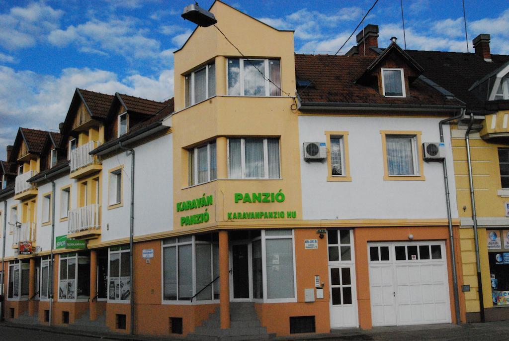 Karavan Panzio Hotel Kecskemet Exterior photo
